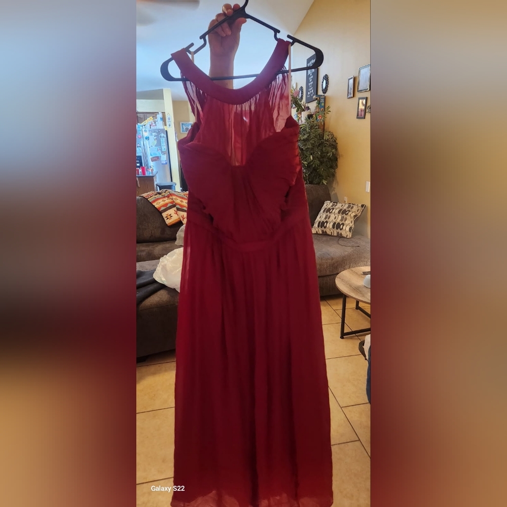Elegant Burgundy Evening Dress